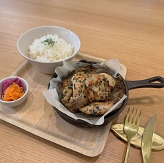 ハーブチキン／ライス