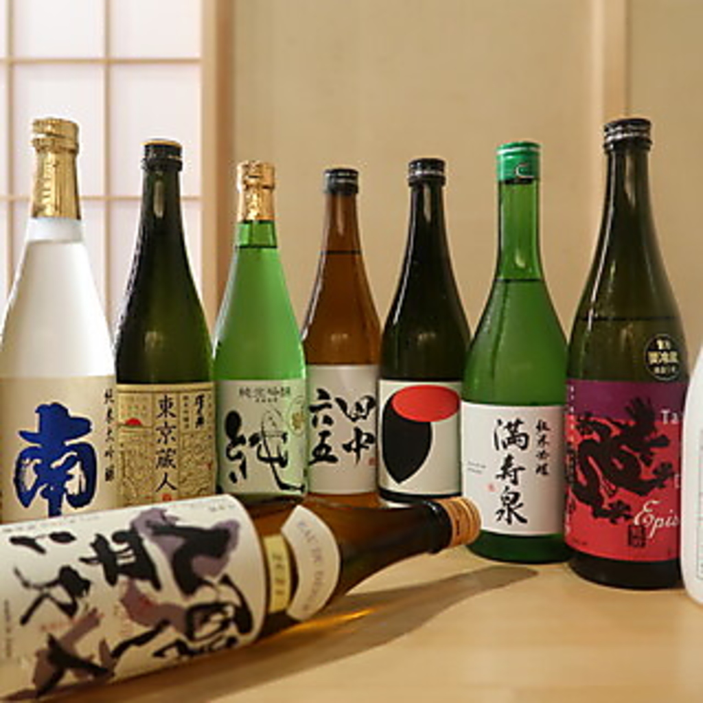 日本酒の宴、30種以上の銘酒が勢揃い。