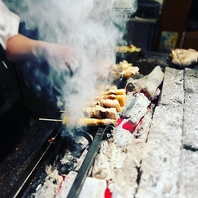 朝引き地鶏をこの道２０年の焼師が丁寧に仕上げています