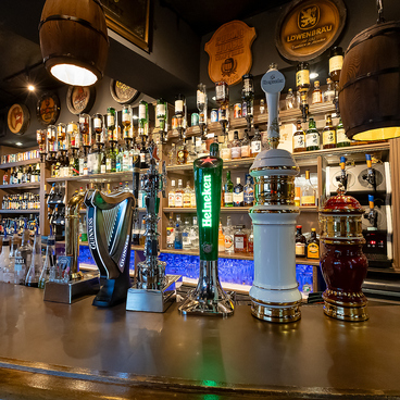 新宿クラフトビール PUBLIC HOUSE パブリックハウスの雰囲気1
