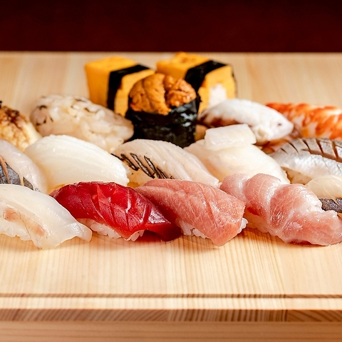 【大阪駅3分】和の趣漂う隠れ家で味わう、こだわりの鮨と和食。貸切や接待も可能です