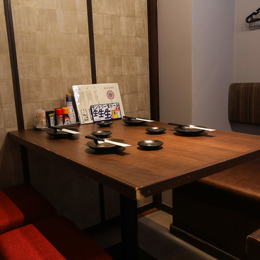 個室完備 野菜巻き串 焼き鳥 餃子 炭火ノ串や。ニューハカタスタイル 豊田駅前店の雰囲気1