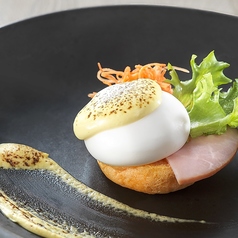 イースターバーニーのエッグベネディクト