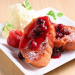 スイーツも充実★食後にストロベリーフレンチをどうぞ♪