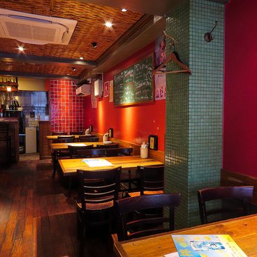 イタリアン&ワインバー nico+ ニコプラス 新宿三丁目店の雰囲気1