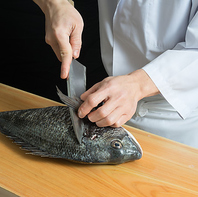 当日日替わりの鮮魚のお造り。その他の海鮮料理も美味。