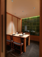 最大12名様まで収容可能な完全個室