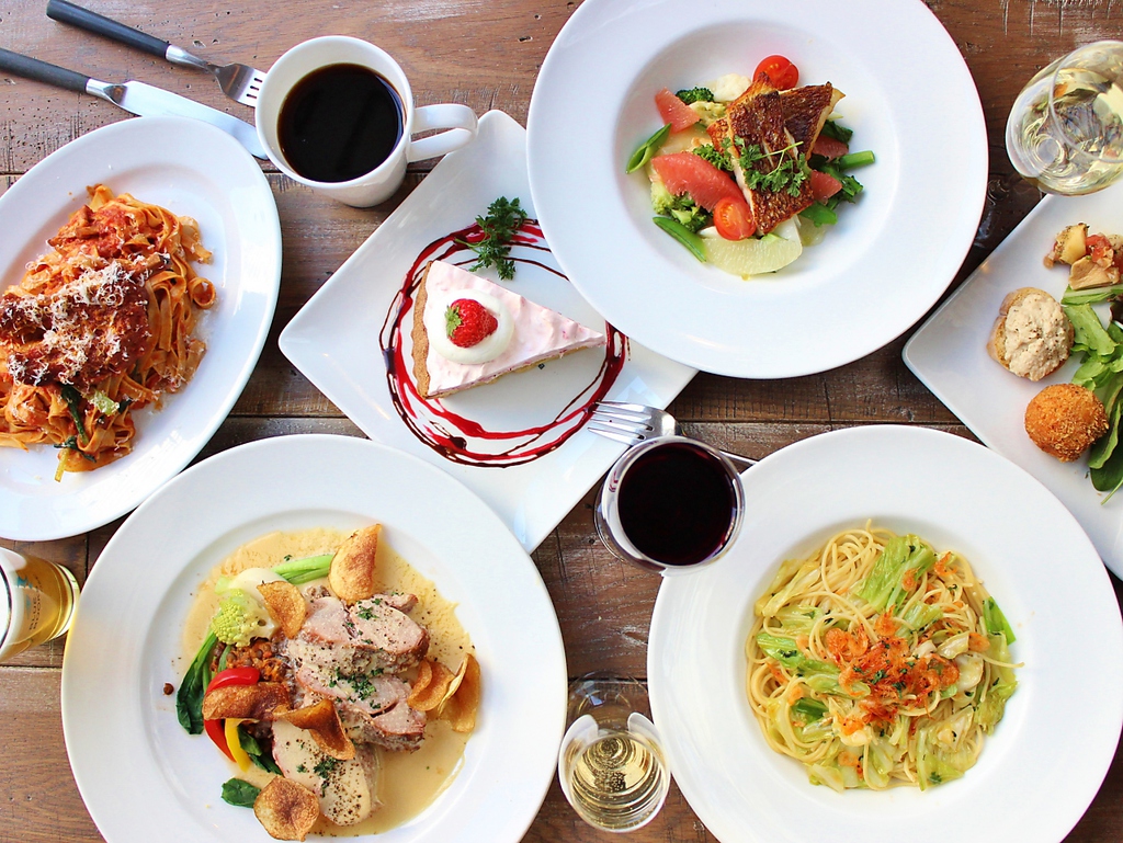 季節の食材をたっぷり使用したパスタやコース料理をお届け！ご要望にもお応えします。