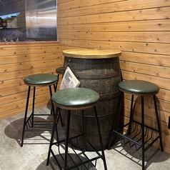 1席限定の樽テーブル席もご用意しております。