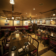 会社帰りや飲み会にぴったりのテーブル席！