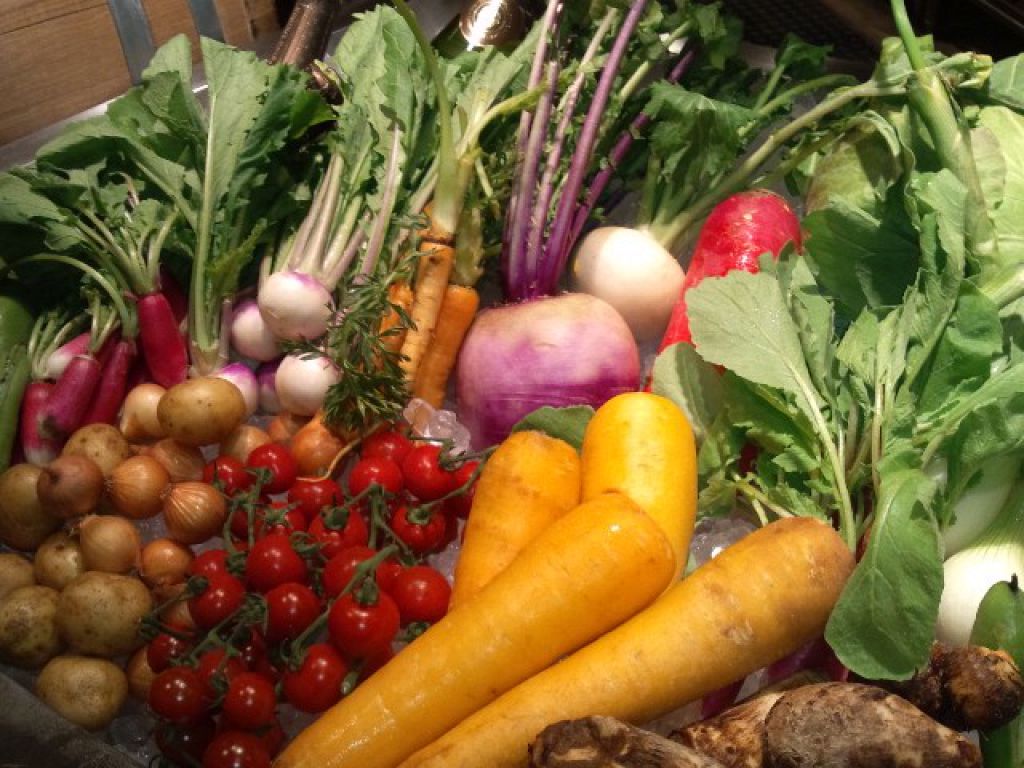 契約農家から新鮮な野菜をたくさんお届け♪