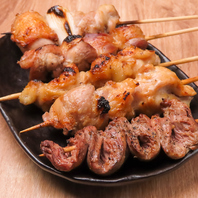 炭火でじっくり焼き上げた本格「炭火焼き鳥」