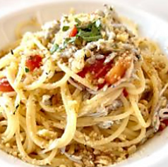 しらすと生トマト、クルミのパスタ