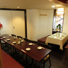 【ランチも入りやすい！】1名様でのご利用はもちろん♪2名様で御使い頂けるテーブル席です。広々御使い頂けます！！（新宿/南口/代々木/ビアガーデン/中華/飲み放題/個室）