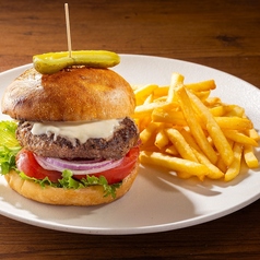 ■和牛バーガー　グリエールチーズ＆トリュフアイオリ