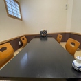 3名～6名様までご利用いただける半個室のテーブル席をご用意してます♪禁煙となっており、プライベート感たっぷりの空間で周りの目を気にせずにお食事を楽しむことができます◎接待や宴会など、幅広いシーンに最適です！落ち着いた雰囲気の中で心ゆくまで料理を堪能しながら特別なひとときをお過ごしください。