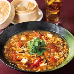西安餃子自慢の酸辣湯麺（サンラータンメン）の写真
