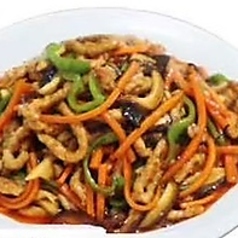 豚肉の醤油炒め/ホルモンの醤油炒め 各
