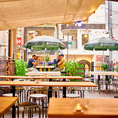 開放感あふれる「Hola！Beer Garden」のテラス席は、青空の下で美味しい料理とともにリラックスできる特別な場所。
