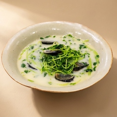 豆苗の上湯(シャンタン)仕立て