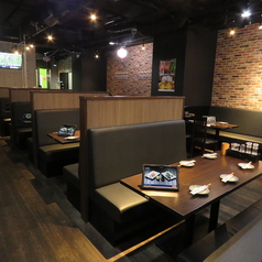 人気のソファ席でごゆっくり♪