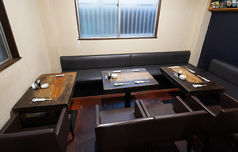 ４名席×２　　２名席×１