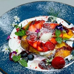 ワイルドベリー畑のフレンチトーストカフェ