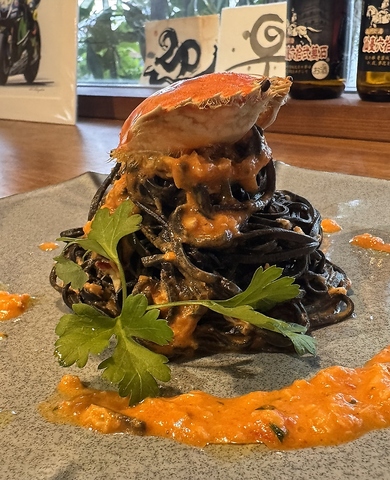 【本日のおすすめ一例】　シェフの手打ちパスタより、ご褒美の一皿をお楽しみください