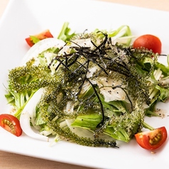 海ぶどうと水菜のチョレギサラダ