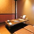 8名様から16名様までご利用いただけるテーブル席は中規模宴会にもおすすめです。ご宴会コースはご予算やご利用シーンに合わせてお選びいただけるので、様々なご利用シーンに最適です。