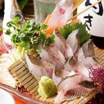 豊洲直送の新鮮海鮮をご堪能あれ。素材の旨みが際立つ逸品を、様々なシーンでお楽しみください。