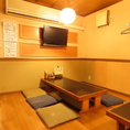 座敷兼掘りごたつ席となっております♪1テーブル3～6名様ですが結合して最大22名様でのご利用も可能です！
