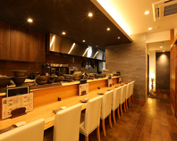 カウンターは6席（2名×3）