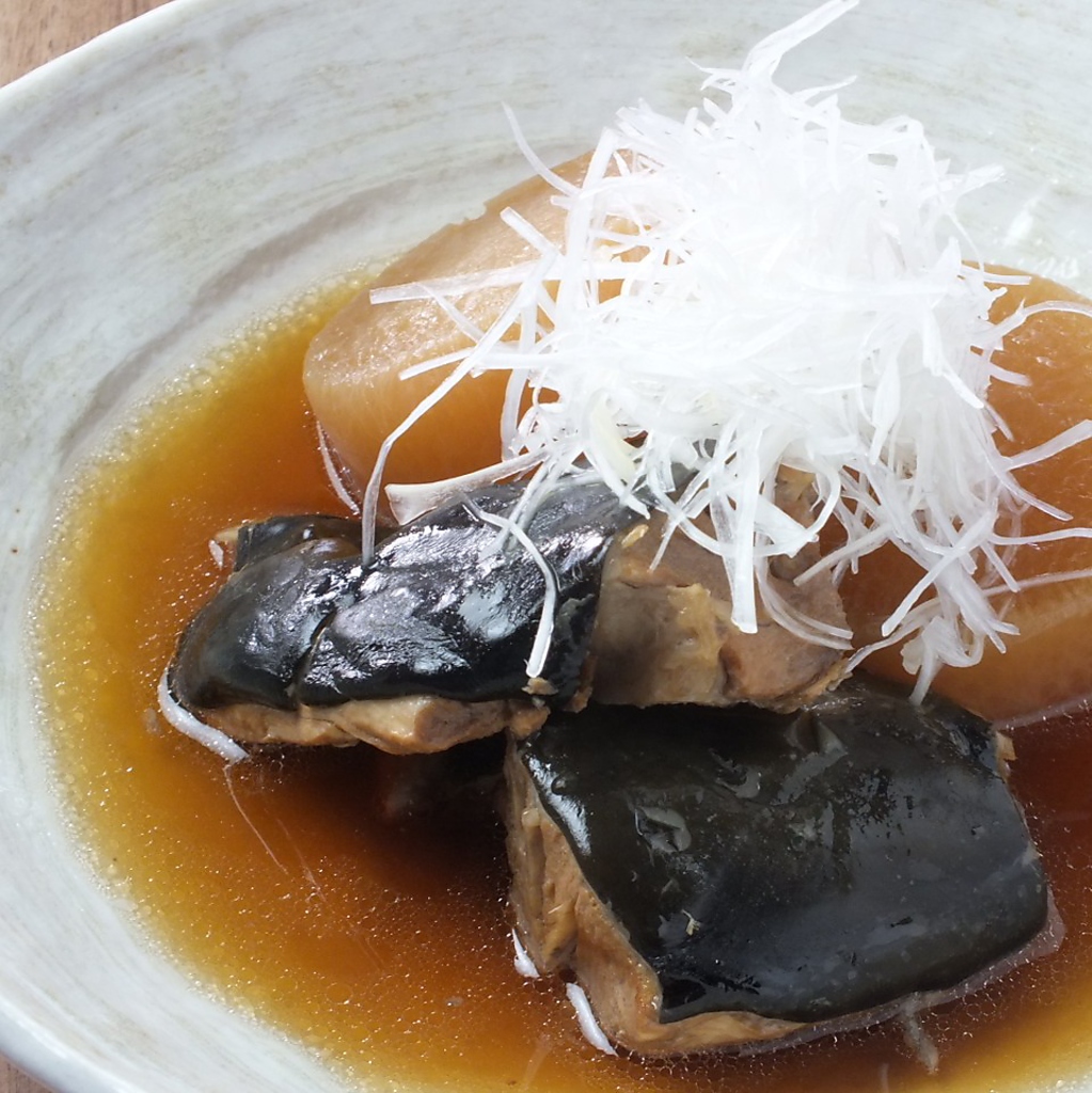 【匠の味】じっくり煮付けて味がしみ込んだ至福の逸品『あら煮大根580円』