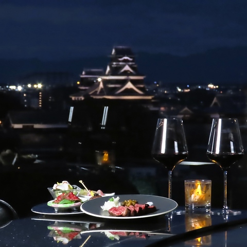 お客様の大切な“瞬間”のために心に残るお料理とサービス、空間を提供いたします。