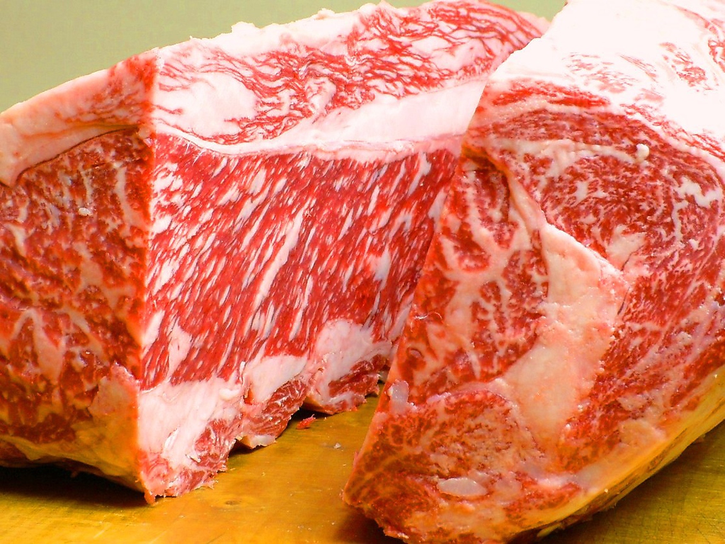 とにかく肉が柔らかい♪旨い！安い！！刺身でも食べられる。これが本物の「肉」！！