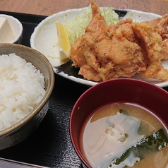 鶏の唐揚げ定食