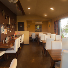 6名テーブル×１席ございます。