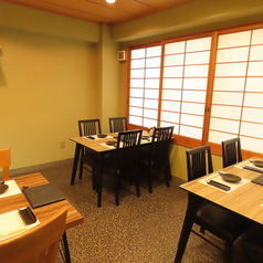 貸切は11名から最大20名まで対応可能。会社でのお食事会などのご利用に最適。お気軽にご相談ください。