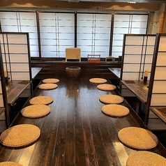 掘りごたつのお座敷席です。団体様、コースご利用のお客様に。24名様までご案内可能です。