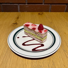フランボワーズとピスタチオのケーキ