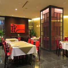 ゆったりとした空間で最高の味とサービスをお楽しみください。