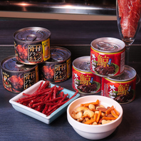 多彩なおつまみと楽しいドリンク演出