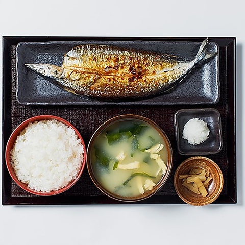 長年愛されて来た日本の味をより安くより早くご提供！炭火焼干物食堂のファストフード