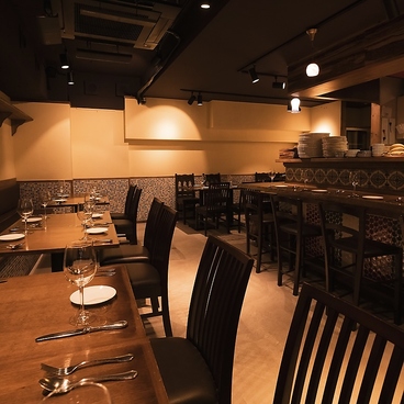 牡蠣食べ放題×イタリアン居酒屋 Seafood bar Ermitage代々木店の雰囲気1