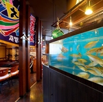 雄大な桜島を望む錦江湾は海の幸の宝庫！その日水揚げされた新鮮な活きた魚介を店内の生簀にご用意！