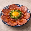 料理メニュー写真&nbsp;炙り牛タンユッケ