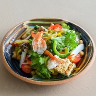 沖縄食材が奏でる鮮やかな琉球地中海料理
