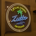 店内に入ると【Zutto】のネオンサインがお出迎え♪