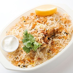 チキン ビリヤニ Chicken Biryani（ライタ付き）Chicken Biryani(with Raita)
